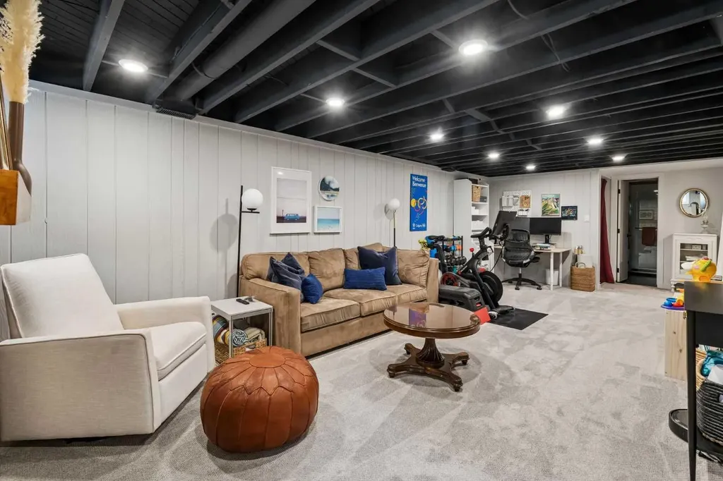 419 40 Street SW Calgary AB T3C1V9