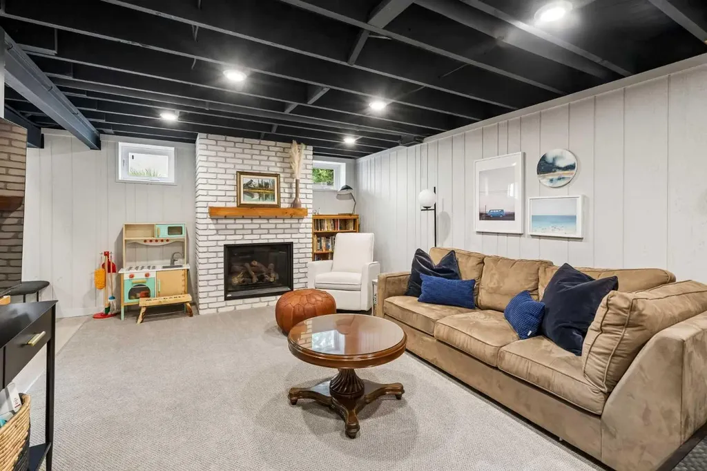 419 40 Street SW Calgary AB T3C1V9