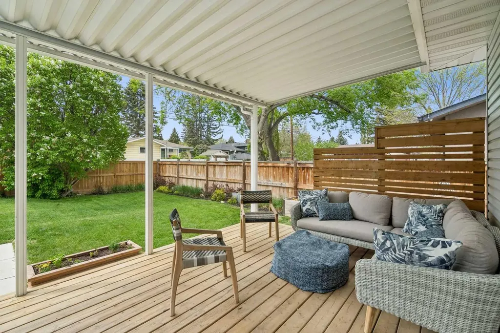 419 40 Street SW Calgary AB T3C1V9