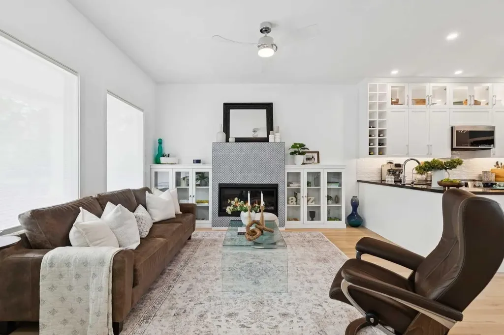 329 10a Street NW Calgary AB T2N 1W7