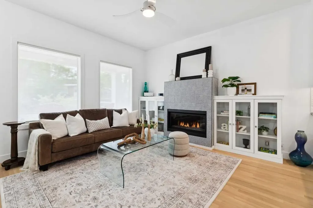 329 10a Street NW Calgary AB T2N 1W7