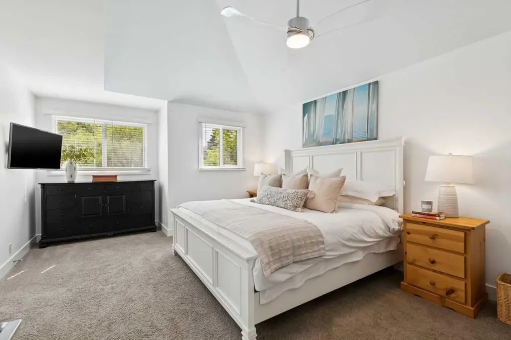 329 10a Street NW Calgary AB T2N 1W7