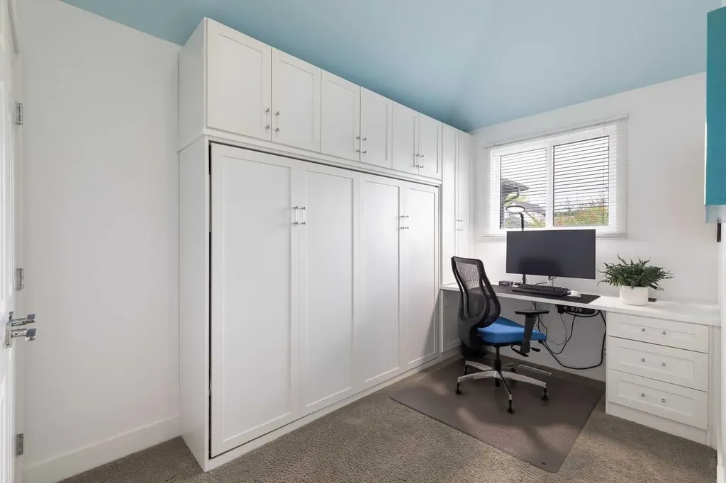 329 10a Street NW Calgary AB T2N 1W7