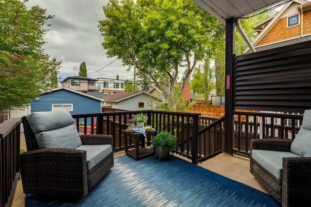 329 10a Street NW Calgary AB T2N 1W7