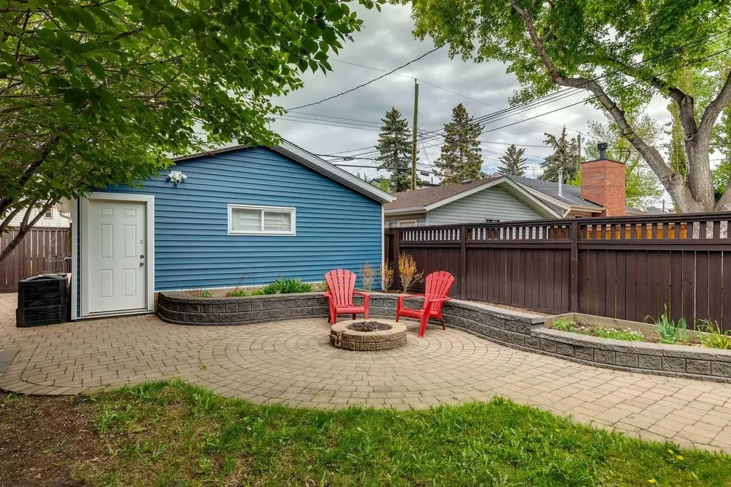 329 10a Street NW Calgary AB T2N 1W7