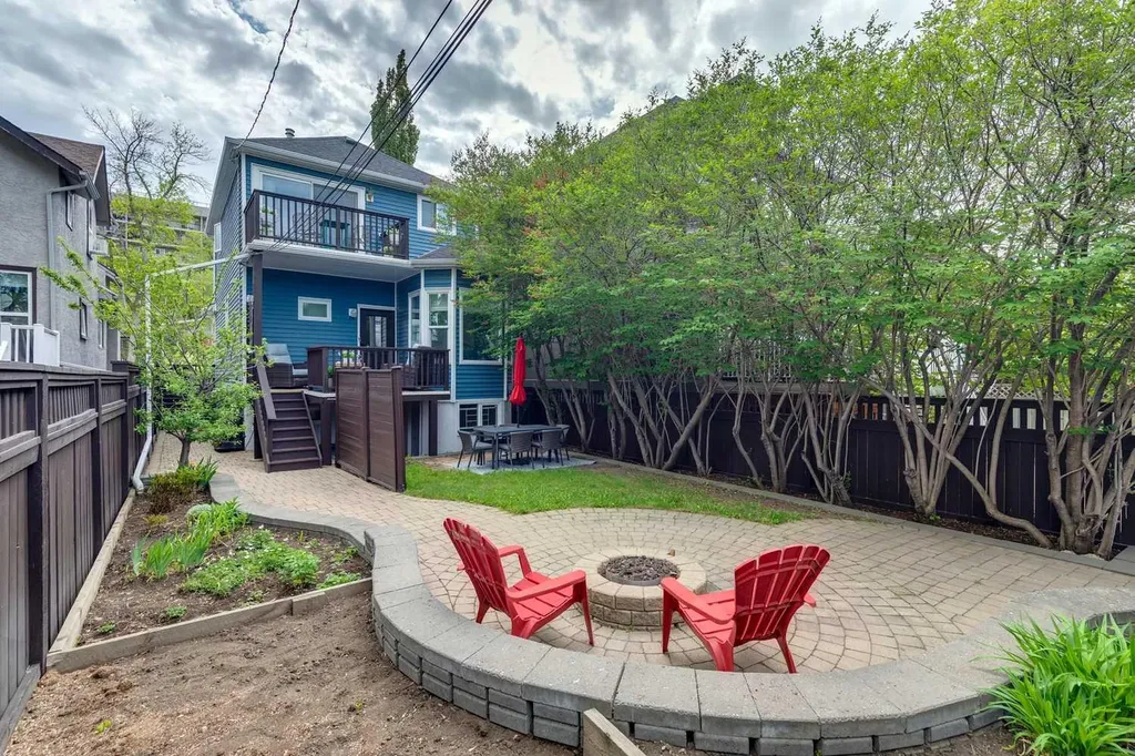 329 10a Street NW Calgary AB T2N 1W7