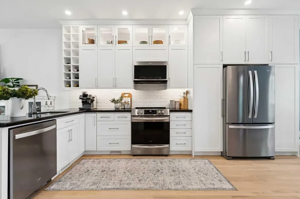 329 10a Street NW Calgary AB T2N 1W7