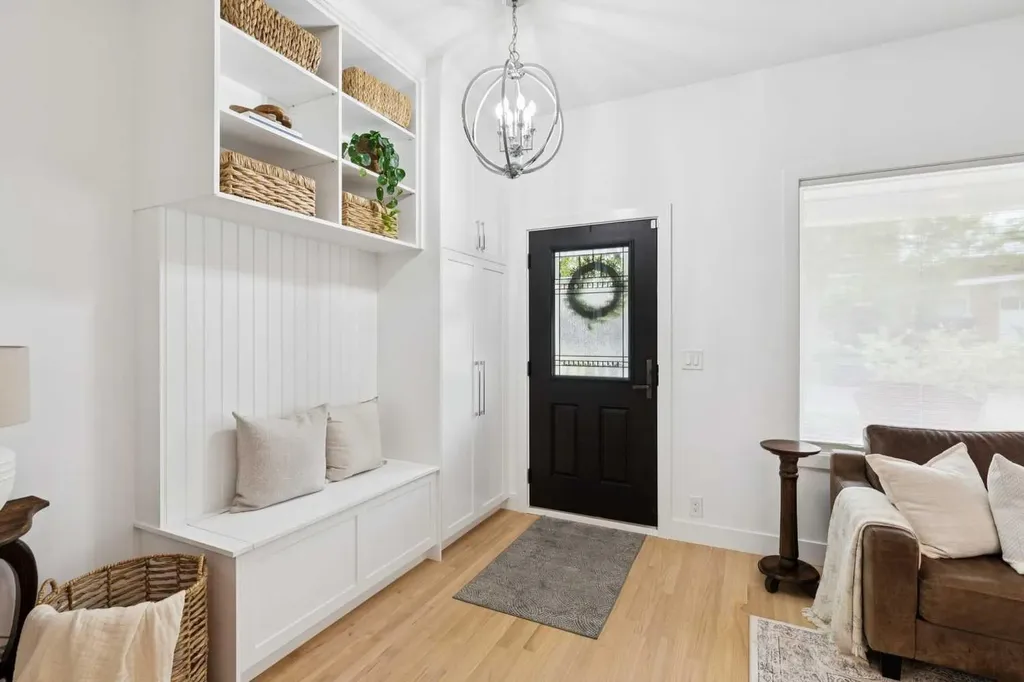 329 10a Street NW Calgary AB T2N 1W7