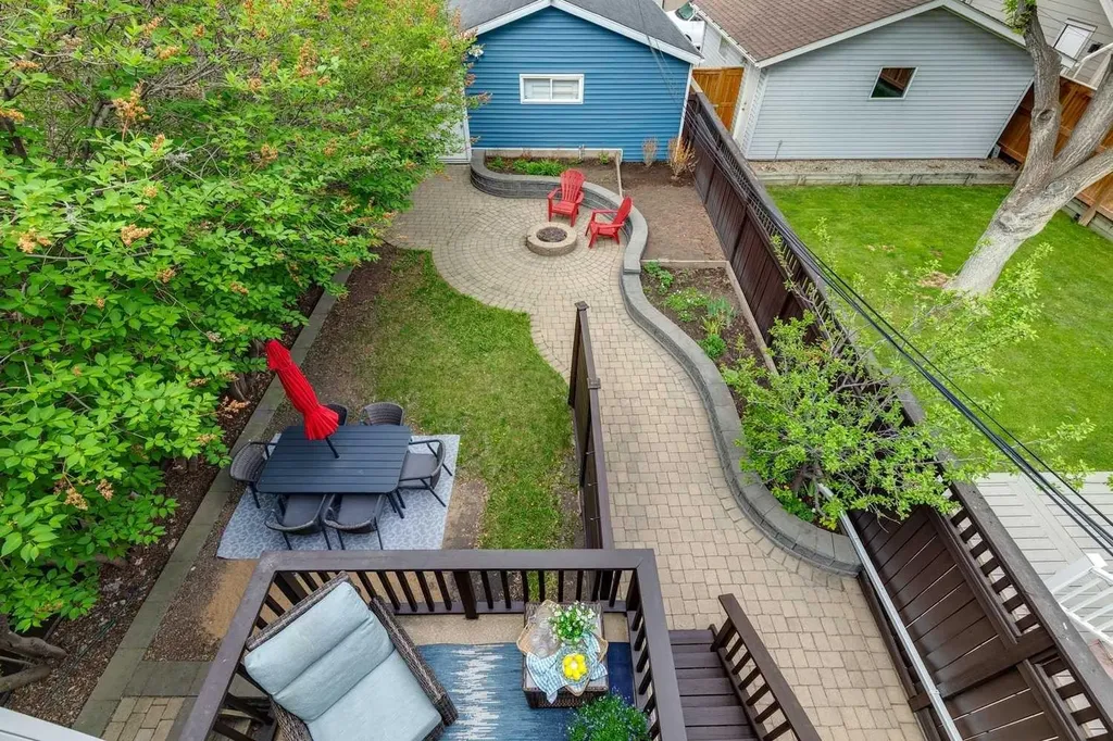329 10a Street NW Calgary AB T2N 1W7
