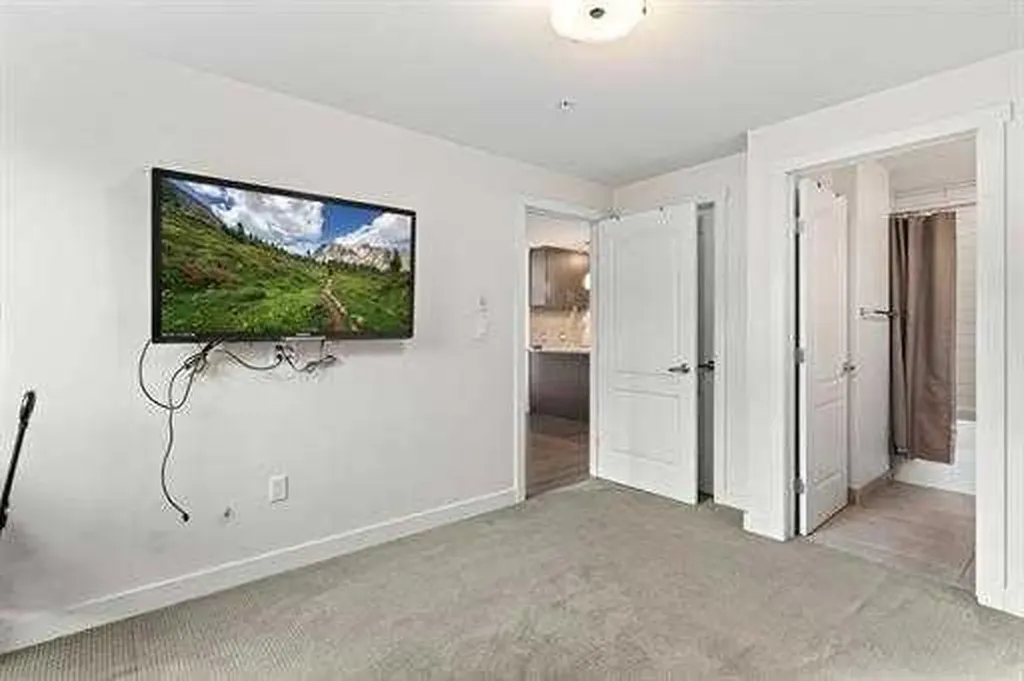 303 13 Avenue SW Calgary AB T2R0Y9