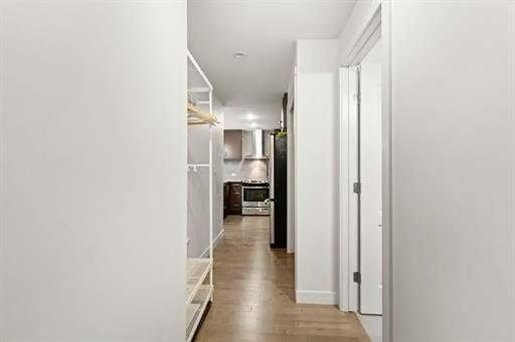 303 13 Avenue SW Calgary AB T2R0Y9