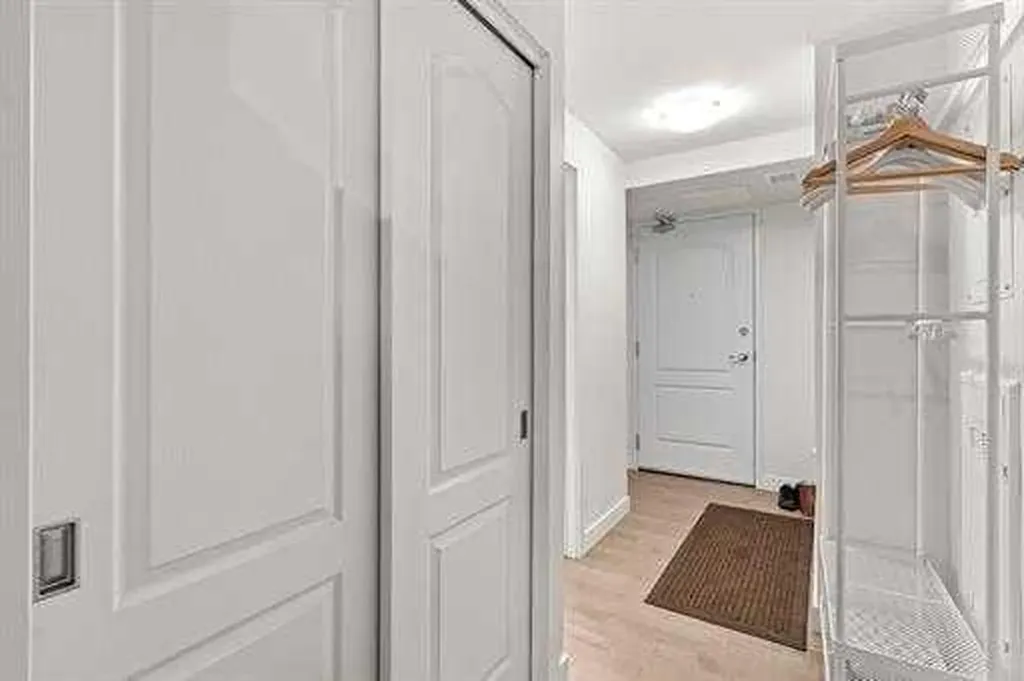 303 13 Avenue SW Calgary AB T2R0Y9