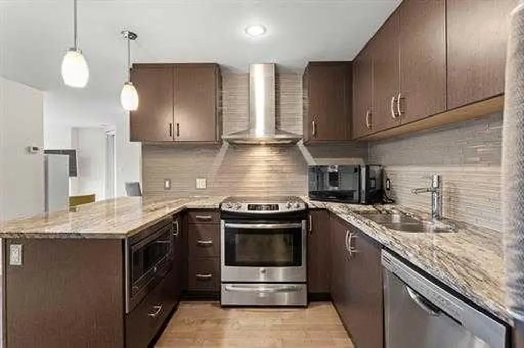 303 13 Avenue SW Calgary AB T2R0Y9