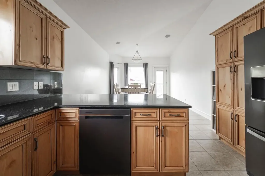 162 Pearl Bay Fort Mcmurray AB T9K 0E4