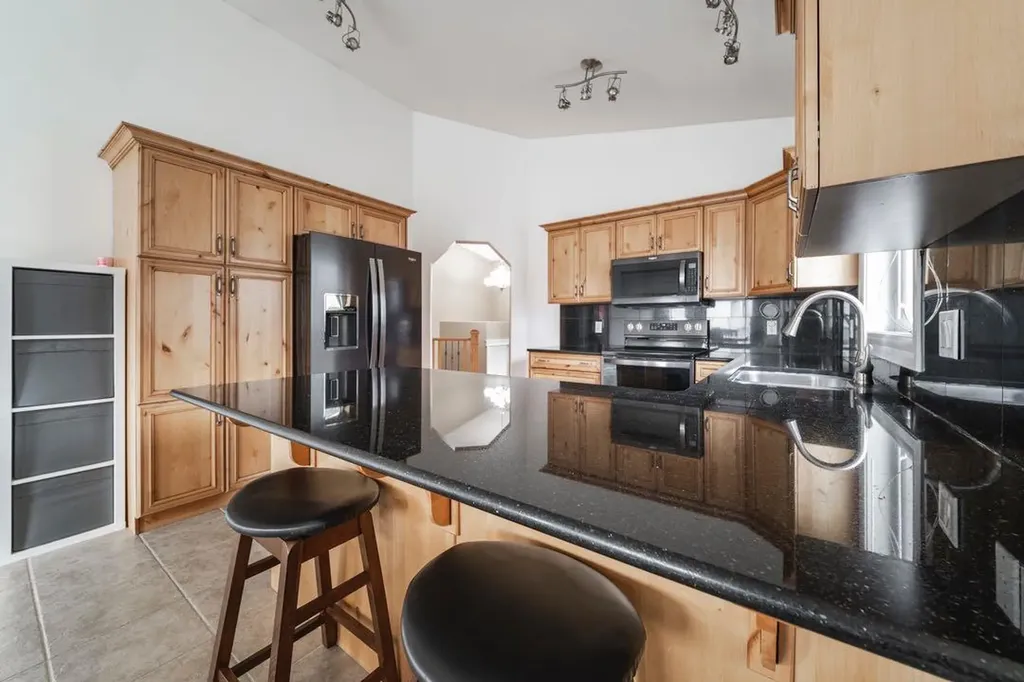 162 Pearl Bay Fort Mcmurray AB T9K 0E4