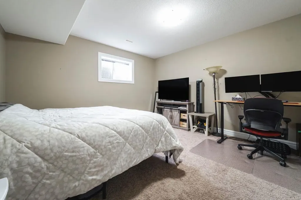 162 Pearl Bay Fort Mcmurray AB T9K 0E4