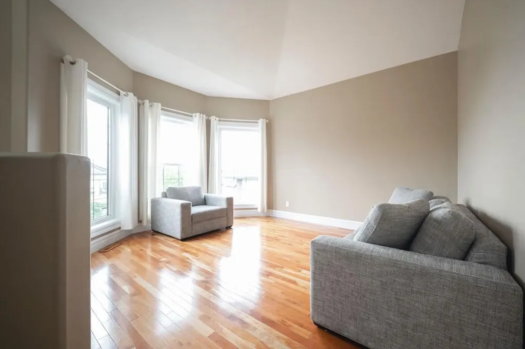 162 Pearl Bay Fort Mcmurray AB T9K 0E4