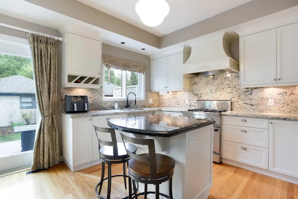 1730 7 Avenue NW Calgary AB T2N 0Z4