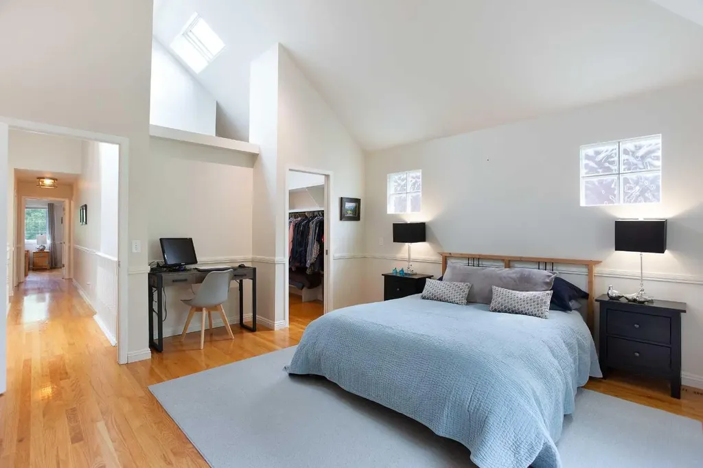 1730 7 Avenue NW Calgary AB T2N 0Z4