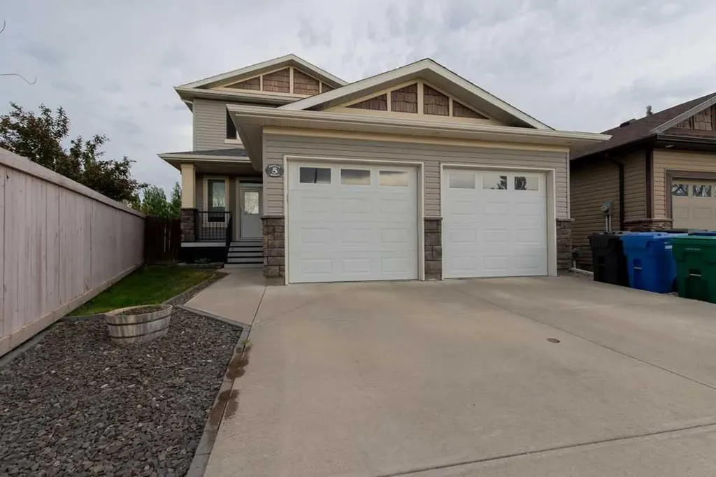 5 Coalbanks Link W Lethbridge AB T1J 4H6