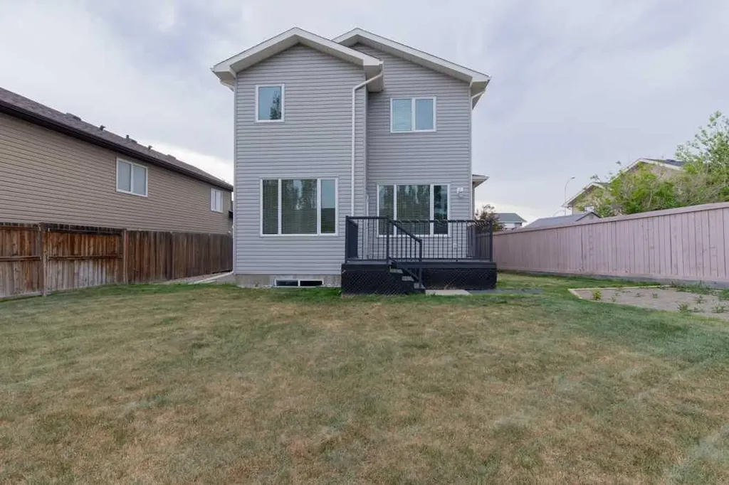 5 Coalbanks Link W Lethbridge AB T1J 4H6