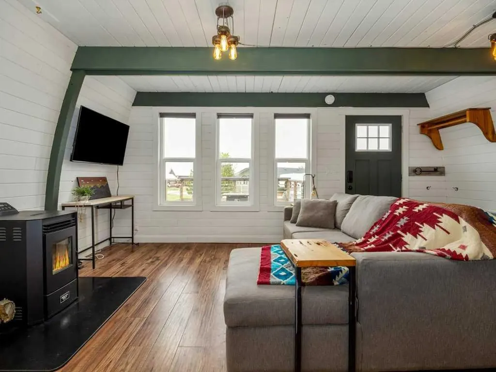 35 Mount Vista Drive Hill Spring AB T0K1E0