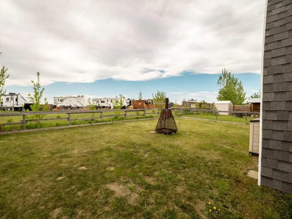 35 Mount Vista Drive Hill Spring AB T0K1E0