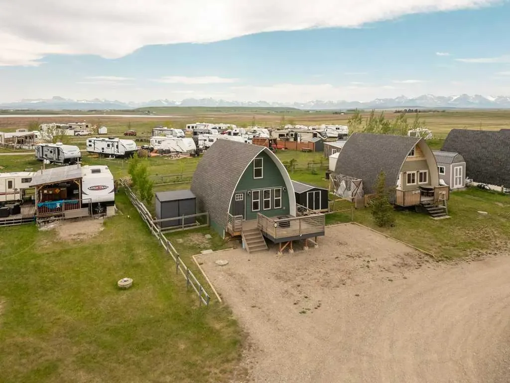 35 Mount Vista Drive Hill Spring AB T0K1E0