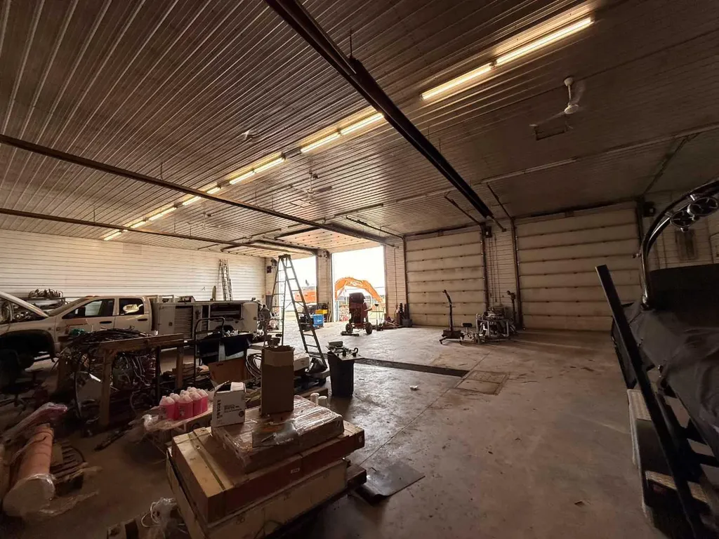 2101 17 Avenue Wainwright AB T9W 1L2