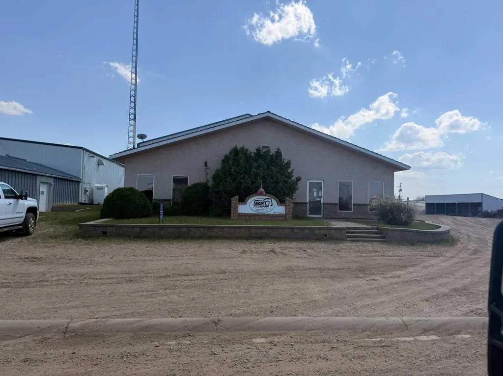 2101 17 Avenue Wainwright AB T9W 1L2