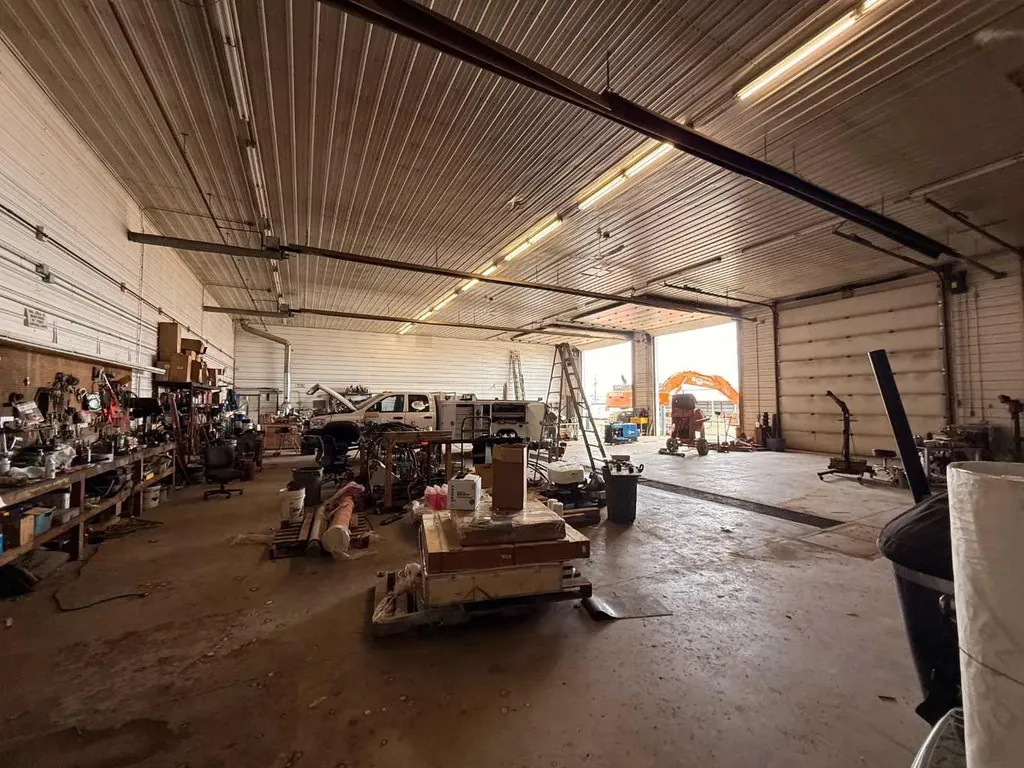 2101 17 Avenue Wainwright AB T9W 1L2