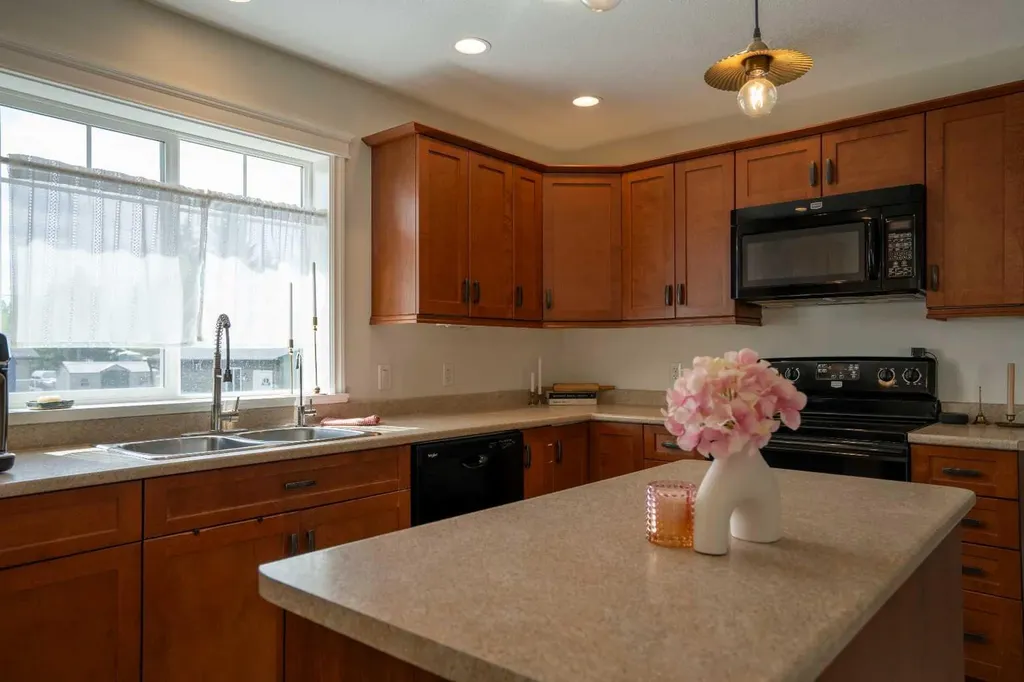 5333 55 Avenue Bashaw AB T0B 0H0