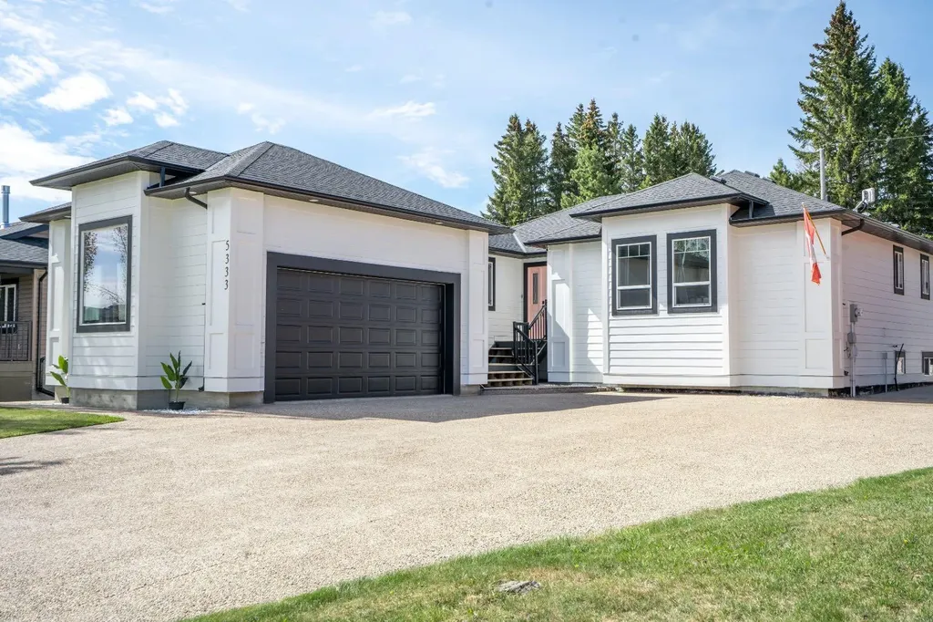 5333 55 Avenue Bashaw AB T0B 0H0
