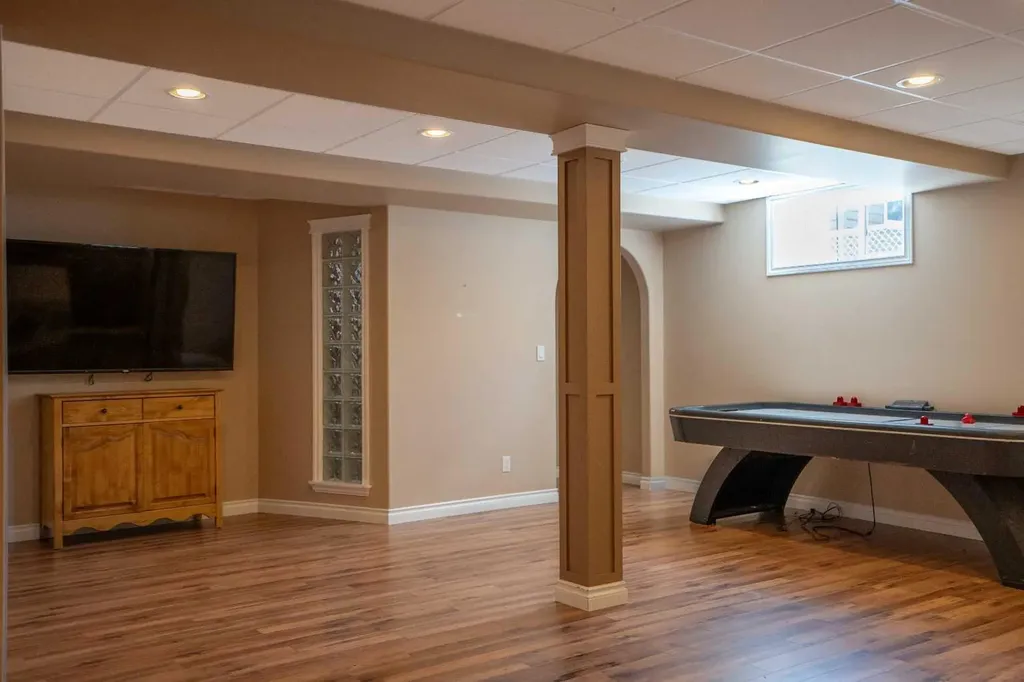 5333 55 Avenue Bashaw AB T0B 0H0