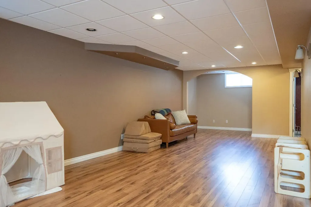 5333 55 Avenue Bashaw AB T0B 0H0