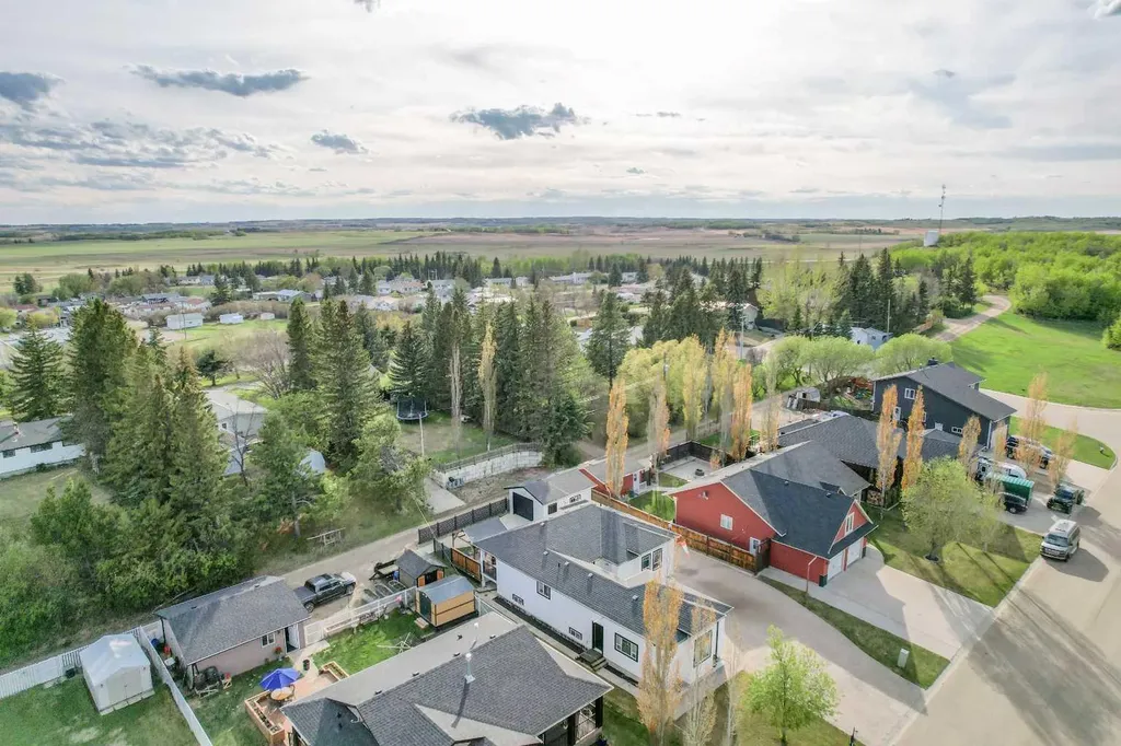 5333 55 Avenue Bashaw AB T0B 0H0