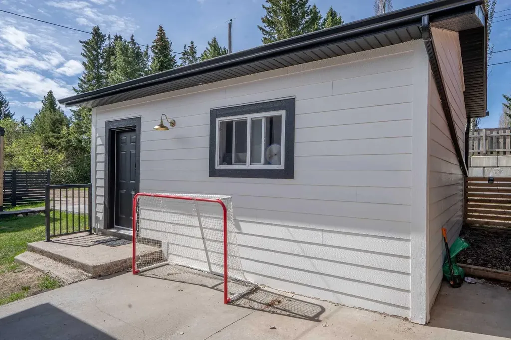 5333 55 Avenue Bashaw AB T0B 0H0