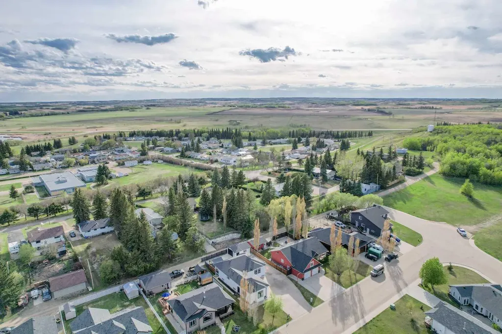 5333 55 Avenue Bashaw AB T0B 0H0