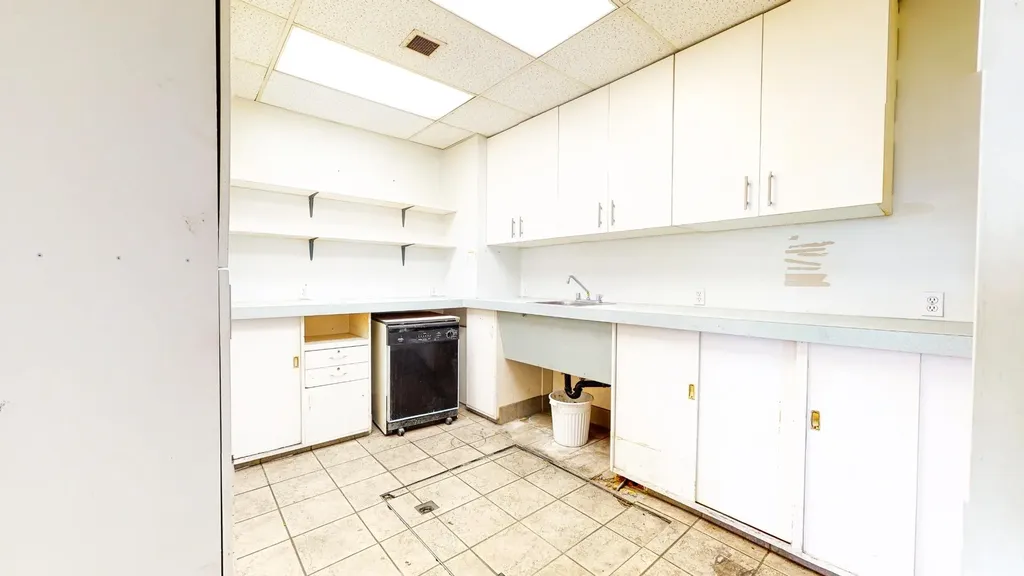 602 13 Street SE Medicine Hat AB T1A 1X3
