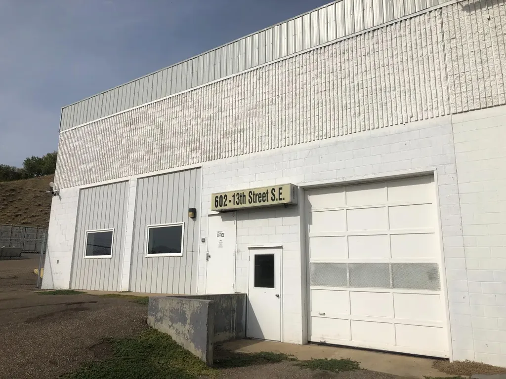 602 13 Street SE Medicine Hat AB T1A 1X3