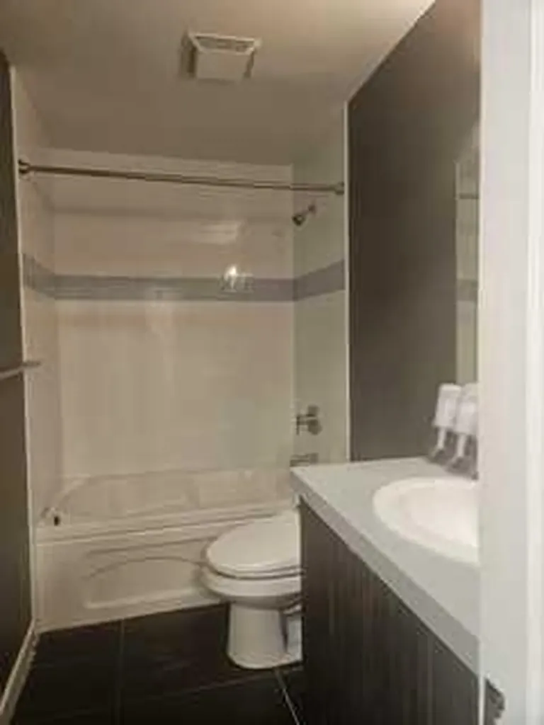 788 12 Avenue SW Calgary AB T2R0H1