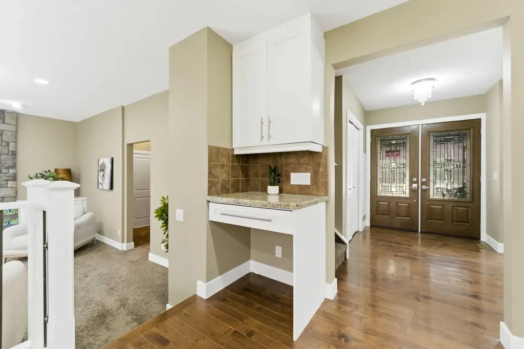 36 Varsity Estates Court NW Calgary AB T3B 5B1