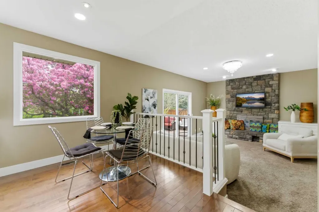 36 Varsity Estates Court NW Calgary AB T3B 5B1