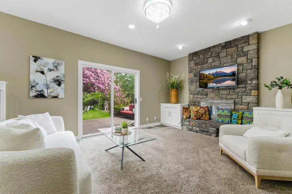 36 Varsity Estates Court NW Calgary AB T3B 5B1