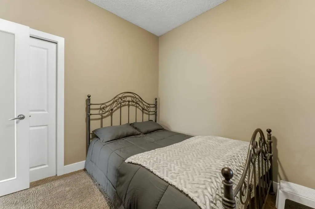 36 Varsity Estates Court NW Calgary AB T3B 5B1
