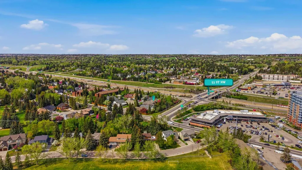 36 Varsity Estates Court NW Calgary AB T3B 5B1
