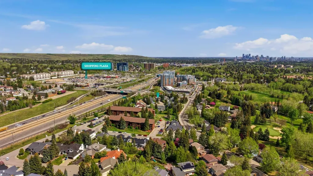 36 Varsity Estates Court NW Calgary AB T3B 5B1