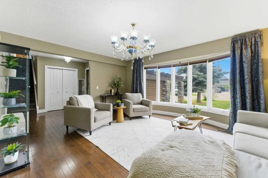 36 Varsity Estates Court NW Calgary AB T3B 5B1