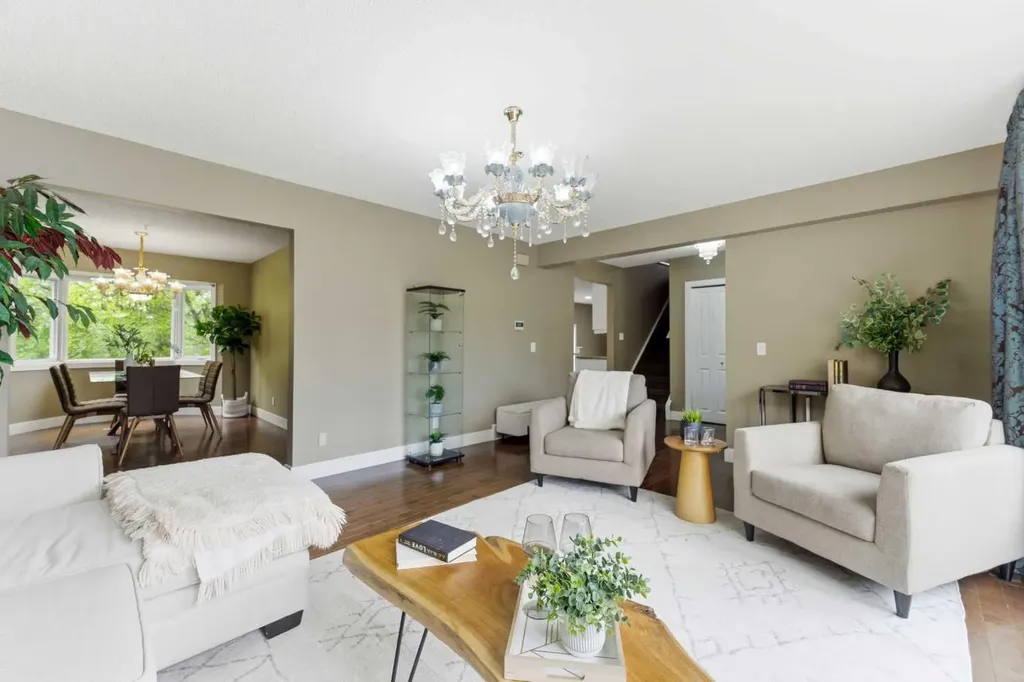 36 Varsity Estates Court NW Calgary AB T3B 5B1
