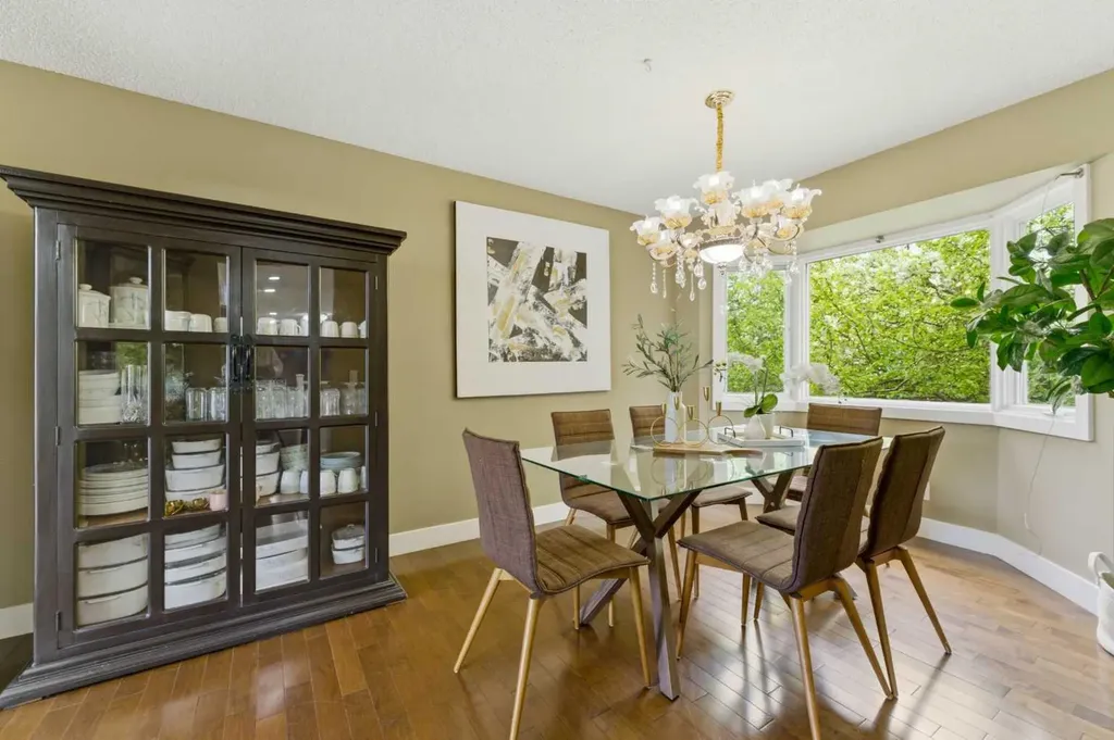 36 Varsity Estates Court NW Calgary AB T3B 5B1